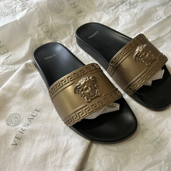 Authentic Versace Pool Slides - Picture 1 of 4